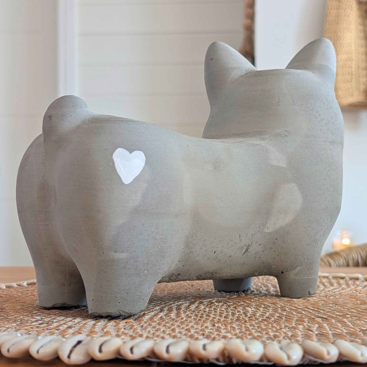 Corgi Garden Ornament: rear view showing the white heart marking