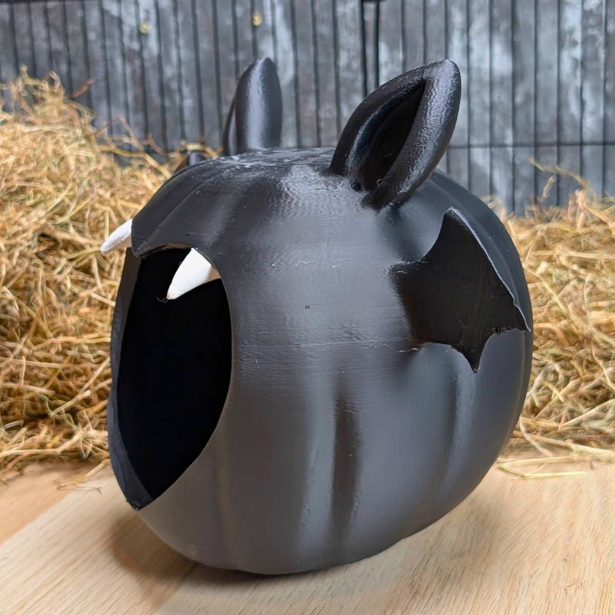 Gothic Bat Rat Hide: side view of the black bat hide and its entrance
