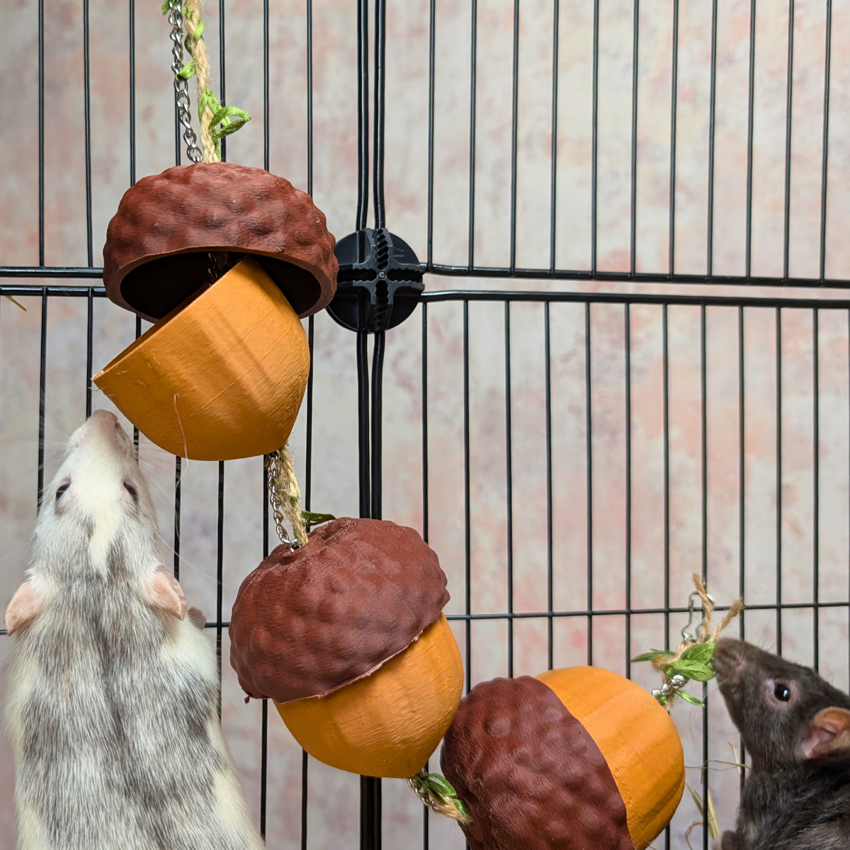 Acorn Rat Foraging Garland: two rats beside the lower acorn cups